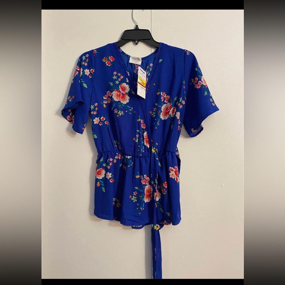 Blue floral top, Medium